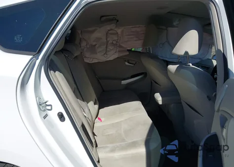 2011 Toyota Prius Three from USA, damaged, VIN JTDKN3DU5B0248823